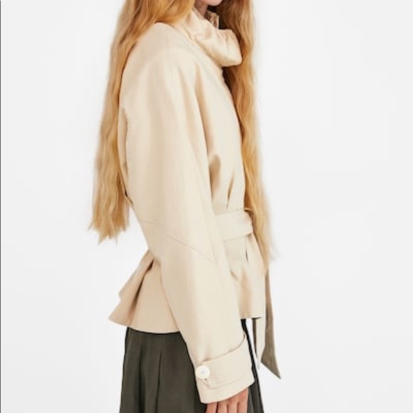 Zara Pleated Jacket - Picture 2 of 8